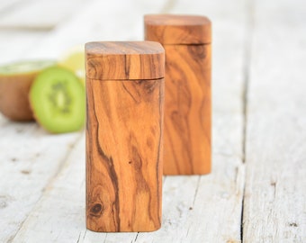 Salt & Pepper Cellar Mill Shakers / Rustic Wooden Salt Pepper Set