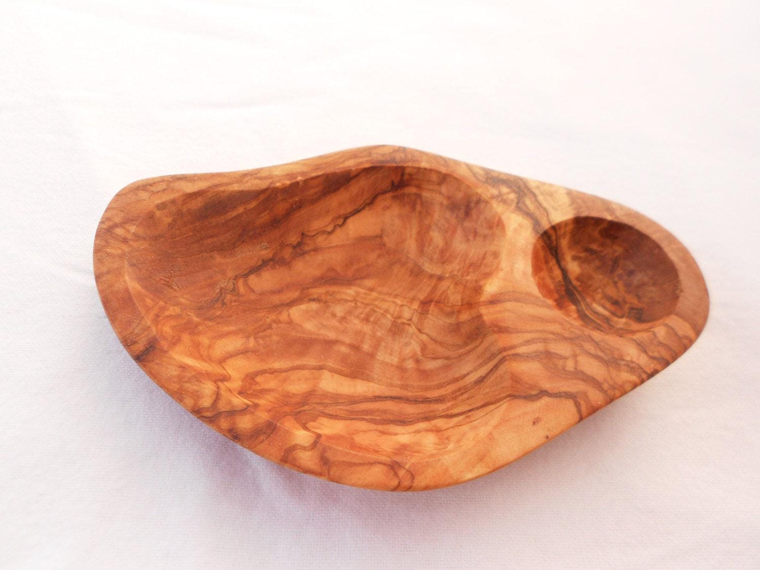 手作りオリーブウッドの素朴なボウル：チュニジアのキッチン装飾