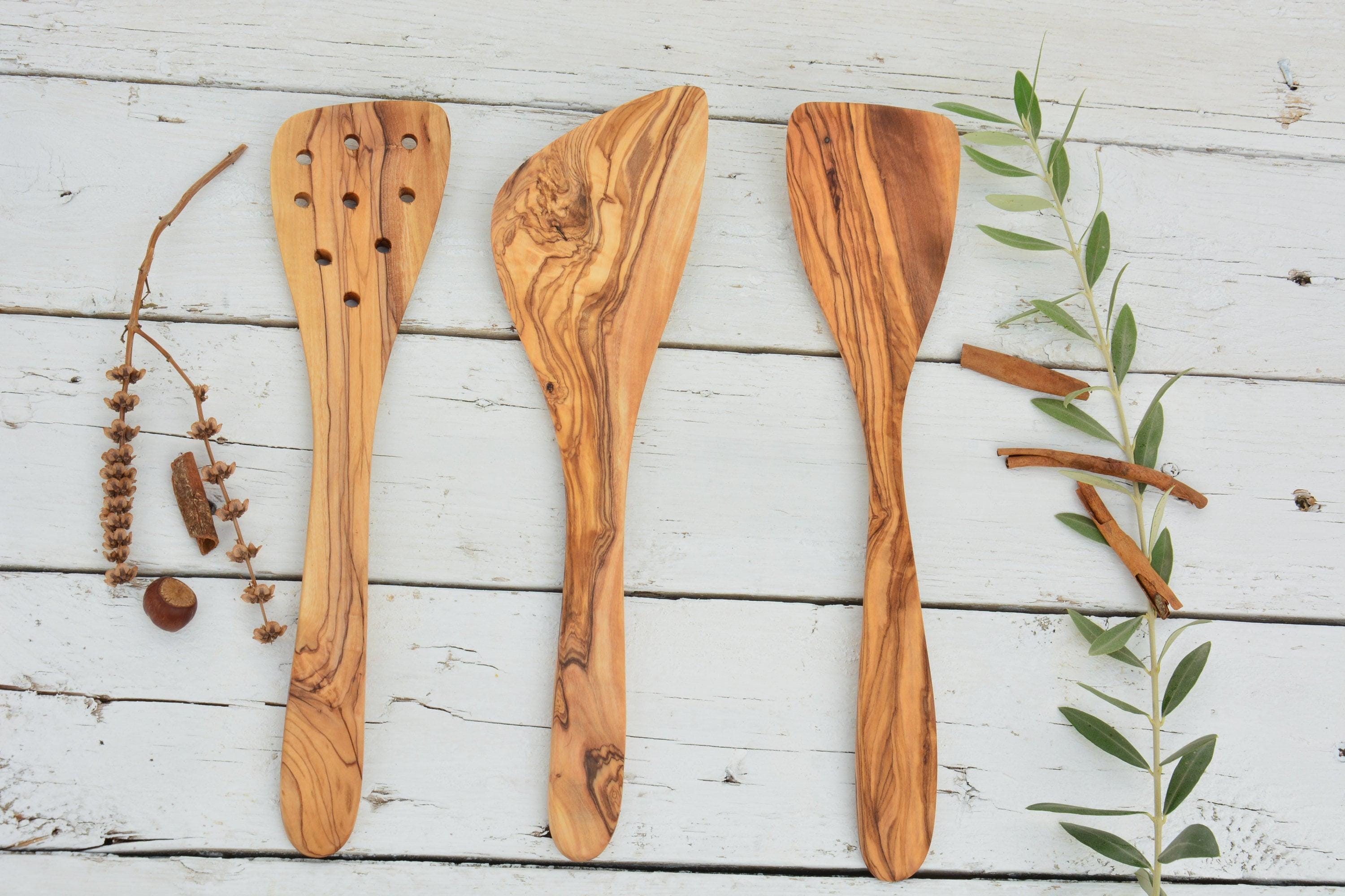 Olive Wood Rustic Spatula Set, Wooden Serving Spatula Set of 3 , Kitchen Utensils Set 1 Spatula, 1 Large spatula, 1 Pierced spatula