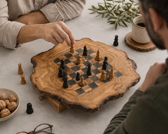 Schaakspel van olijfhout, schaakbord met natuurlijke rand, rustiek houten schaakspel, schaakbord van 28 cm, 32 stukken, gepersonaliseerd cadeau