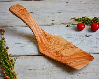 Olive Wood Pastry Spatula - Handcrafted Cake Server - Smooth Durable Shovel, Antibacterial Wood, 25cm Long Kitchen Tool, anniversary gift