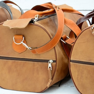 Light Brown Leather Duffel Bag: Personalized Weekend Travel Bag