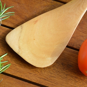 Handmade Eucalyptus Wood Spatula: Sharp Edge Kitchen Utensil