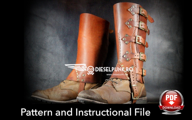 Puede incluir: Un par de polainas de cuero marr&oacute;n con cuatro correas ajustables con hebillas de tono lat&oacute;n y remaches met&aacute;licos decorativos. Las polainas se usan sobre botas de lona beige. La imagen incluye el texto DIESELPUNK.RO y PDF DOWNLOAD.