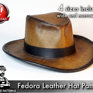 Pode incluir: Um chapéu fedora de couro castanho com uma faixa preta e bordas costuradas. A imagem inclui o texto PDF DOWNLOAD, 4 sizes included, wide and narrow brims e Fedora Leather Hat Patterns, juntamente com um gráfico de uma pessoa com chapéu.