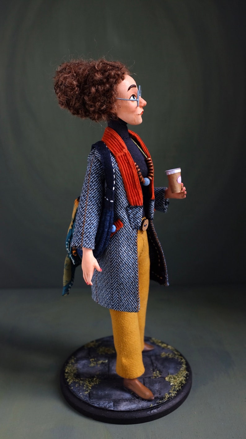 OOAK Clay Figurine of Urban Woman, Handmade Art Doll, Collectible Figurine in Autumn Colors, Clay Doll, City Woman Figure image 3