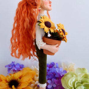 Hechicera floral Dolores, muñeca florista, figura coleccionable, muñeca de arte, figura de arcilla polimérica imagen 3