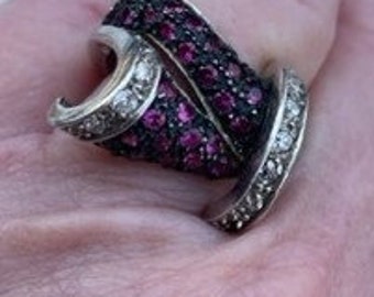 Unique ruby and diamond ring
