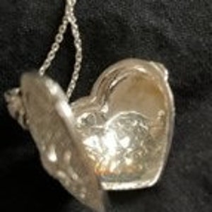 Vintage locket image 2