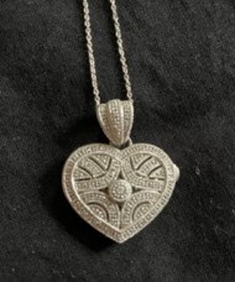 Vintage locket image 1