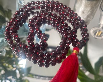 Handknuten granatmalahalsband, 108 meditationspärlor, spirituella smycken