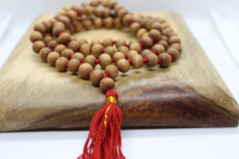 Chapelet mala en bois de santal 6 mm 8 mm 108, collier japa mala en bois de santal, collier pour homme, perle en bois, perles de prière tibétaines bouddhistes de méditation hindoue 8 mm