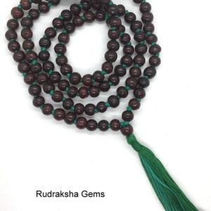 Chapelet mala fait main en palissandre rouge 108 perles beau mala à pampilles pampilles longues colorées et noeuds perles de 8 mm méditation yoga hindou mala japa Green