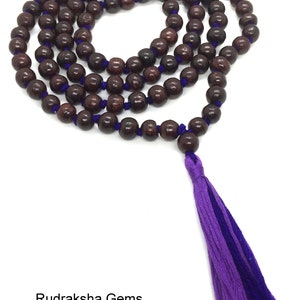 Chapelet mala fait main en palissandre rouge 108 perles beau mala à pampilles pampilles longues colorées et noeuds perles de 8 mm méditation yoga hindou mala japa Violet