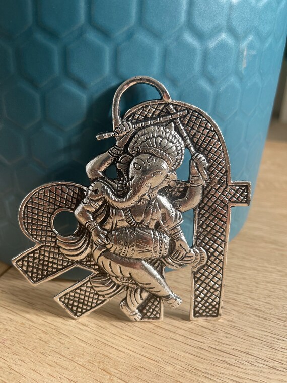 ガネーシャの金属製壁掛け、ヒンドゥー教の神の装飾、シルバー仕上げ 