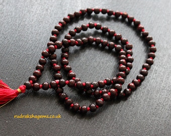 Rote Sandelholz Japa Mala Dunkelrote Chandan Japa Mala hinduistische Meditation Yoga Jap Mala 108+1 Perlen von 6mm