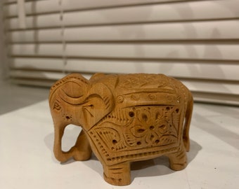 Handgeschnitzte Kadam Holz Elefant Figur, indische Wohnkultur