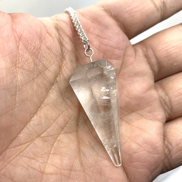 Pendule en cristal de quartz, pointe de pierre précieuse