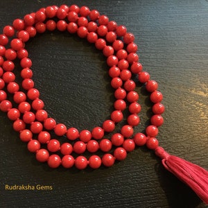 Mala noué à la main / Collier mala corail rouge avec gland / Mala corail rouge naturel / Mala de 7 mm 108 perles / Mala de méditation yoga / Mala de chakra racine image 1