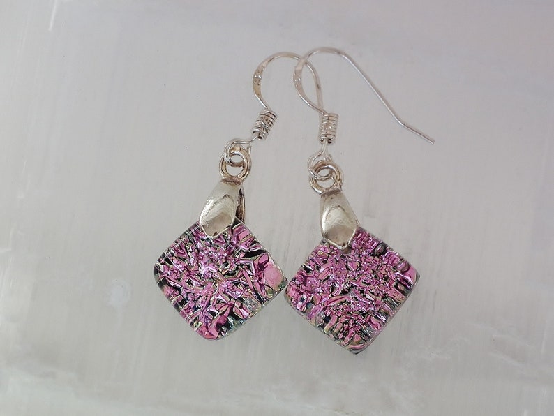 Dichroic glass earing and sterling silver .925. B20