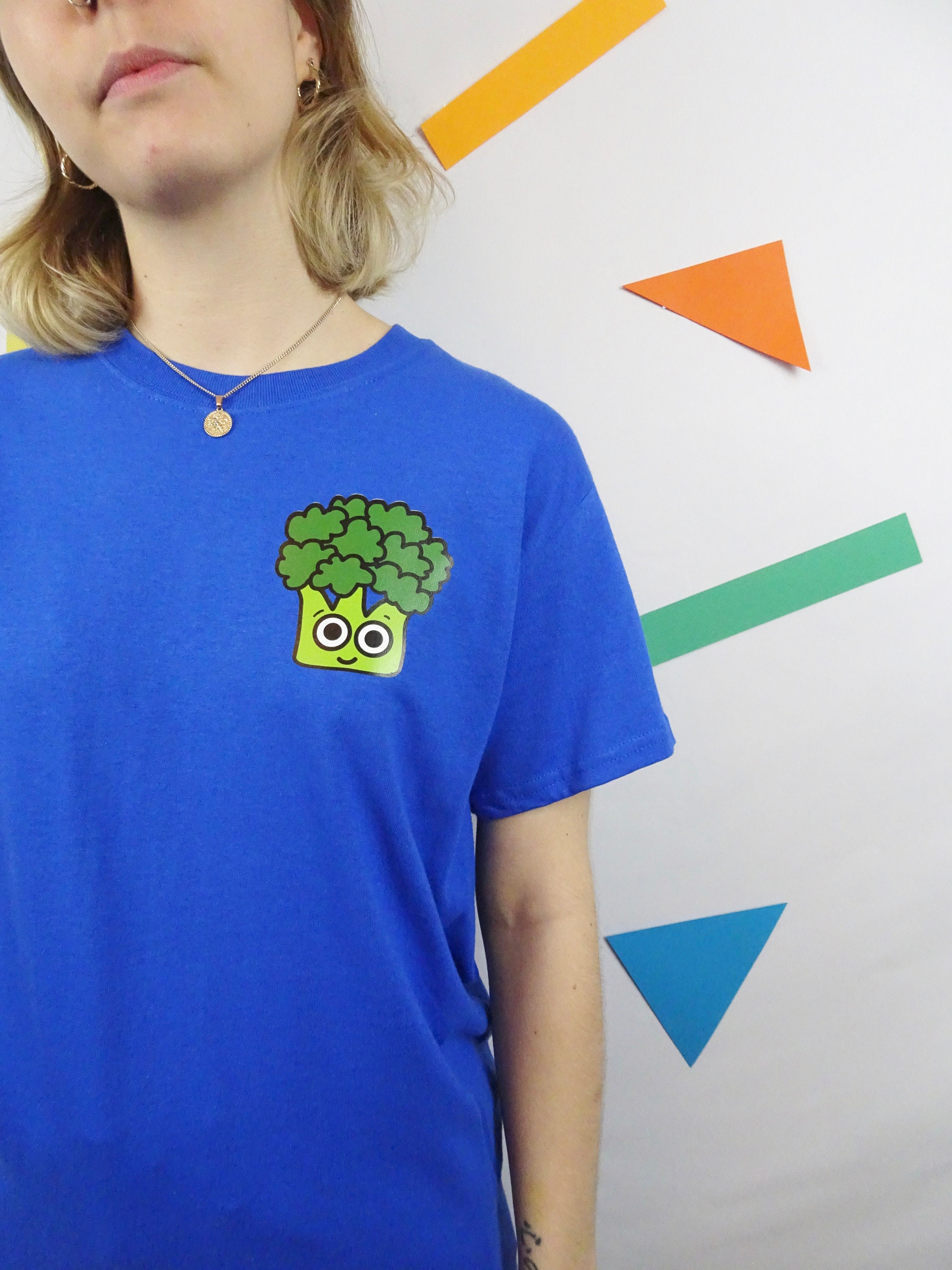 broccoli t shirt with giraffes