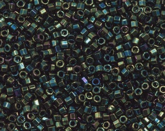 DBC0003 Waldgrüne Iris Delica Sechskantschnitt 11/0 7,2 g Tube