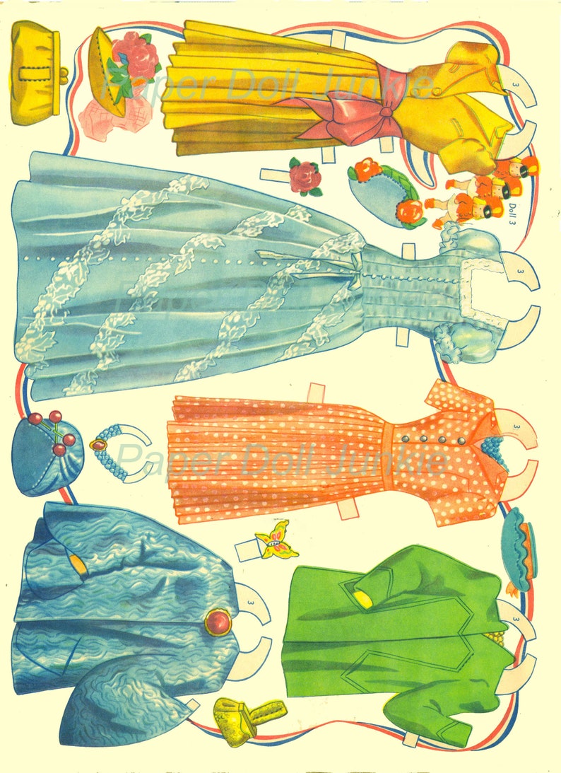 Peut inclure: Un ensemble de poup&eacute;es en papier vintage avec une vari&eacute;t&eacute; de tenues, dont une robe bleue &agrave; dentelle, une robe jaune avec un n&oelig;ud rose, une robe &agrave; pois rouge et blanc, une veste bleue et une veste verte. L'ensemble comprend &eacute;galement des accessoires comme des chapeaux, des sacs &agrave; main et des bijoux.