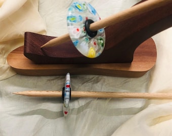 Hand spindle with glass whorl "Millefiori", length approx. 25 cm, beechwood