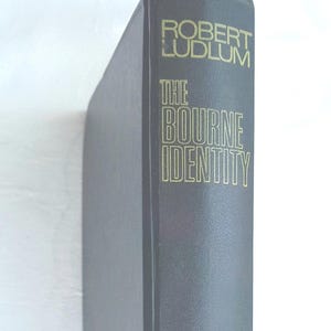 Robert Ludlum 小説セット 9冊 Amazon.com: Robert Ludlum's The Lazarus Vendetta: A Covert-One