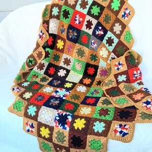 Afghan avec carrés grand-mère, crochet à la main vintage, jeté multicolore avec bords pointus, 53 x 48 po