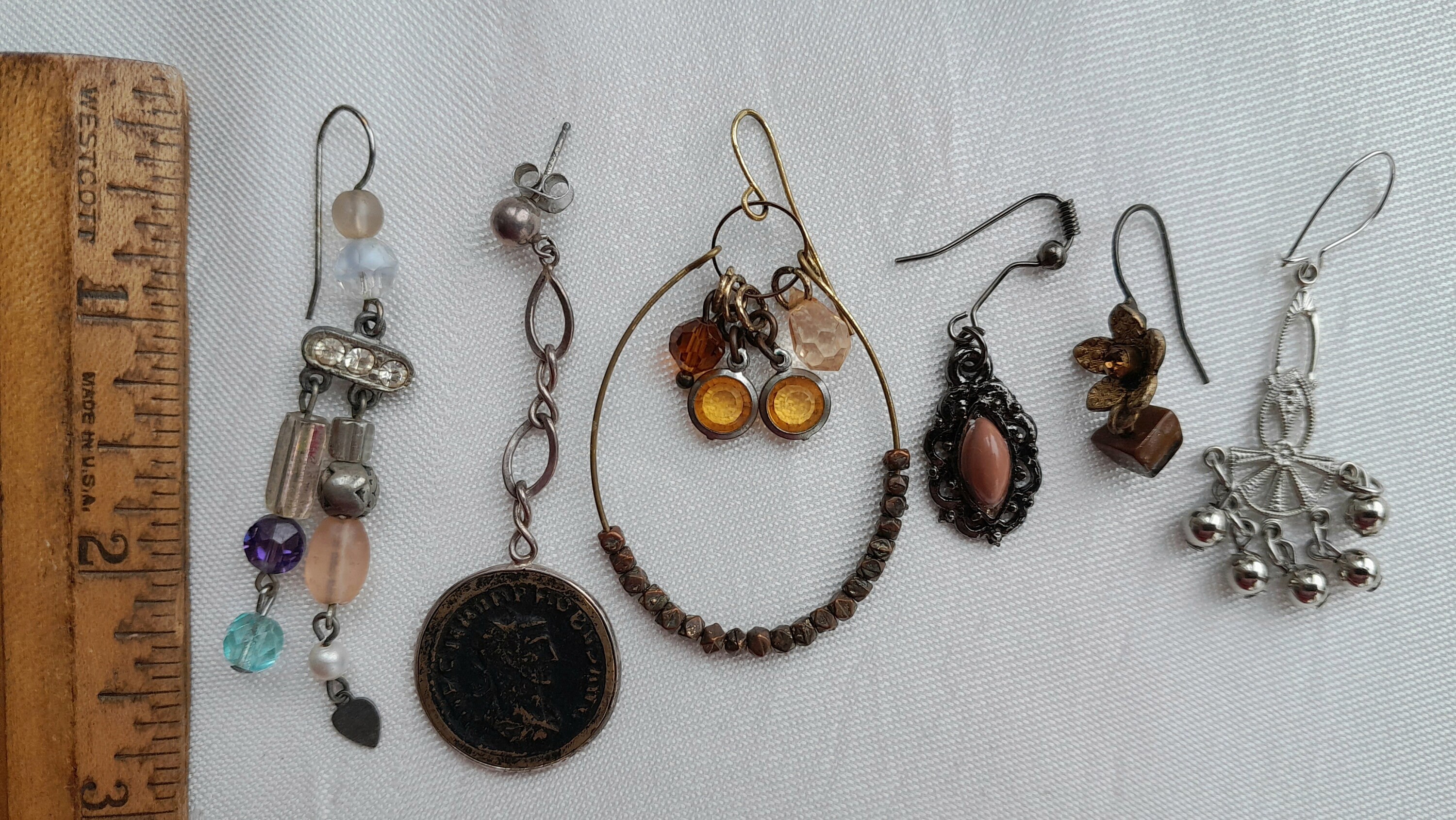 Boucles D'oreilles Créoles Vintage Percées En Bois Anciennes - Bijoux Fantaisie Multicolores