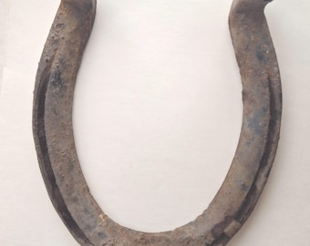 Rusty Old Horseshoe for Rustic Decor and Good Luck, Cabin Style, scroll down for full description