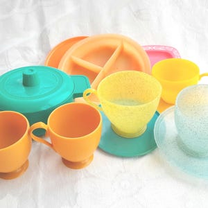 Doll Dishes, Gothamware Sparkle and 1950s and 60s, with Lot of Hong Kong Cups Saucers and Plates and Covered Dish, scroll for description