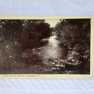 Carte postale Mine Brook Creek de Bernardsville, New Jersey, avec timbre de 1 cent Carte nature pittoresque avec photo en noir et blanc - faites défiler vers le bas pour plus d'informations