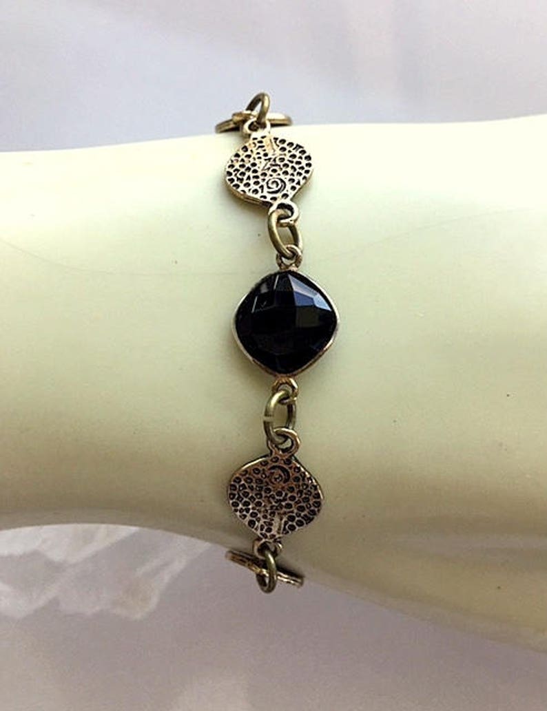 Gold Brass and Onyx Gemstone Bracelet Round Link Bracelet Textured Round Brass Links Bracelet With Black Stone