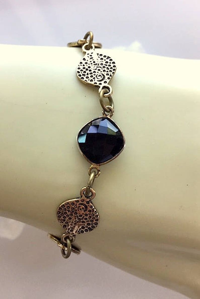 Gold Brass and Onyx Gemstone Bracelet Round Link Bracelet Textured Round Brass Links Bracelet With Black Stone