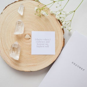 Ermächtigende Affirmationen, Self Care Geschenk, Göttlich Weibliche Affirmationskarten für Frauen, Ermächtigte Frauen, Heilendes Pflegepaket, Ermächtigendes Geschenk