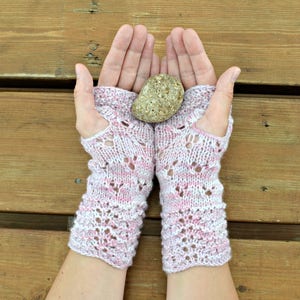 KNITTING PATTERN - Gloves Pattern, Fingerless Gloves, Seashore Mitts (Teen/Women&#39;s Small)