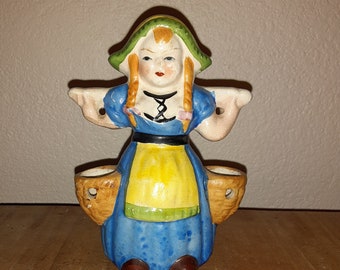 Ceramic figurine/Dutch/vintage/lady