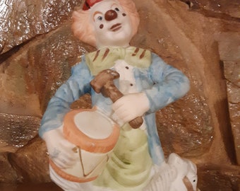 Fun vintage drummer Clown