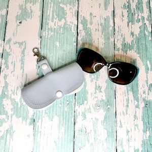 Sunglasses Wrap, Sunglass Holder, Sunglasses Keeper, Glasses Pouch, Sunglasses Carrying Case  --- you choose from 70 Colors