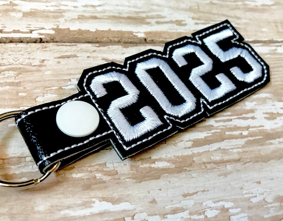 2025 Keychain Class of 2025 Key Chain 2025 Graduate Zipper Etsy