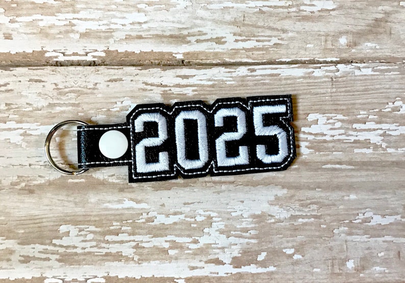 2025 Keychain Class of 2025 Key Chain 2025 Graduate Zipper Etsy