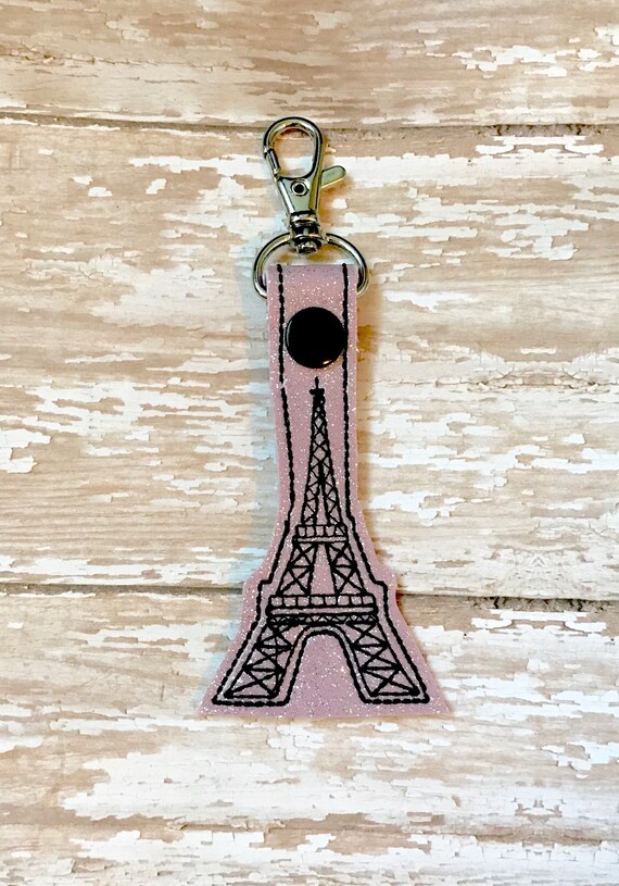 eiffel tower keychain