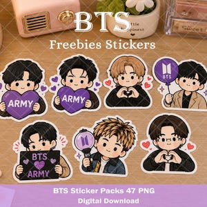 Pode incluir: Uma coleção de sete adesivos cortados com ilustrações estilo chibi de jovens. Os adesivos incluem personagens segurando corações roxos com o texto ARMY, um balão com o logotipo do BTS, uma placa escrita BTS ARMY e um bastão de luz.