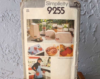Simplicity Pattern 9255 Vintage Simplicity pattern, apron pattern, kitchen linens, vintage pattern, Simplicity kitchen linens pattern