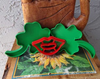 Shamrock cookie cutters, Lips jello mold, Tupperware shamrock cookie cutters, jello lips jiggler, lips, Kiss Me I&#39;m Irish cookie cutter set