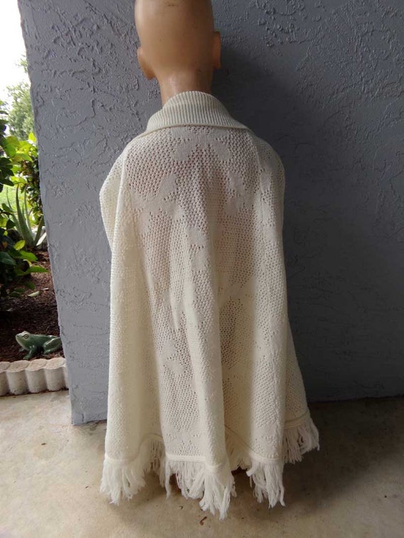 Poncho, Knit Poncho, Ladies knit poncho, Poncho with pockets, vintage knit Poncho, poncho sweater View 5