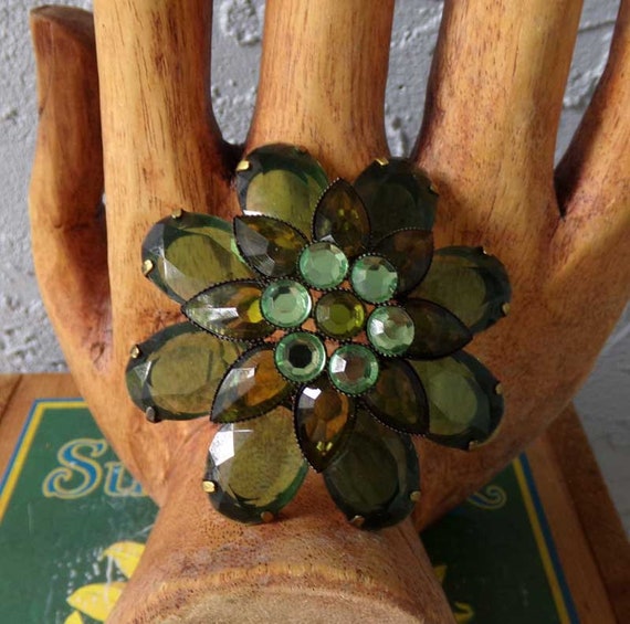 Vintage green brooch, green flower brooch, Vintag… - image 1