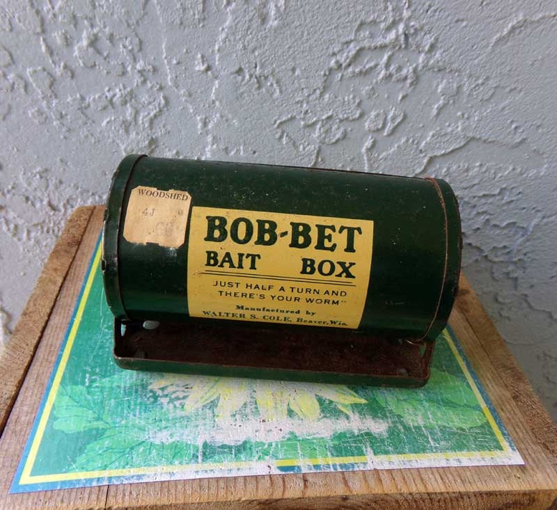 Large Vintage Oberlin Bait Box Bait Canteen 1960s Fishing Equipment Night  Crawlwer Worm Fisherman's Tote 